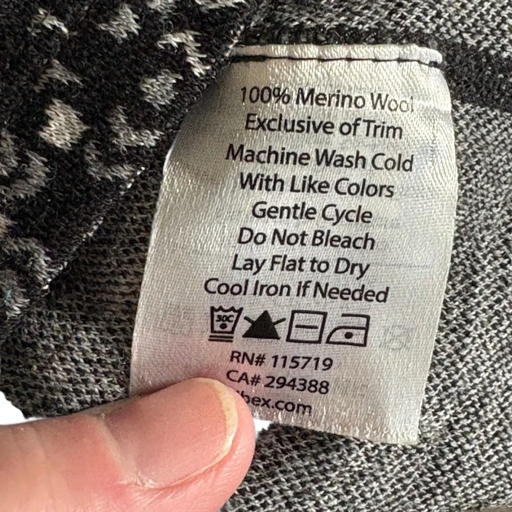 Ibex Full Zip Womens Sweater Gray Black Snowflakes Scandinavian Size Small